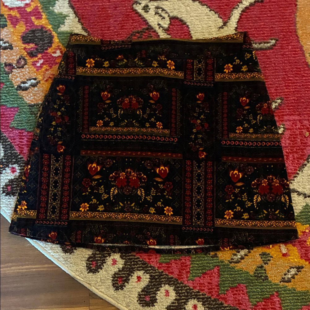 H&M A-Line Skirt - Black and Red Floral
